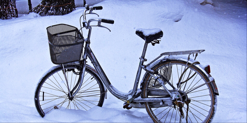 Bild: Fahrrad im Schnee