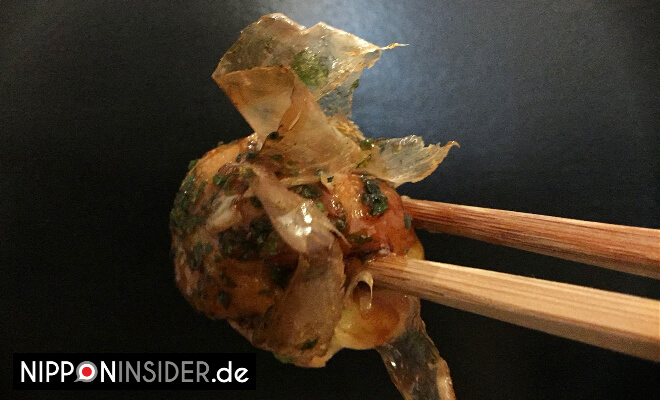 Takoyaki Tintenfischbällchen mit Katsuobushi | Nipponinsider