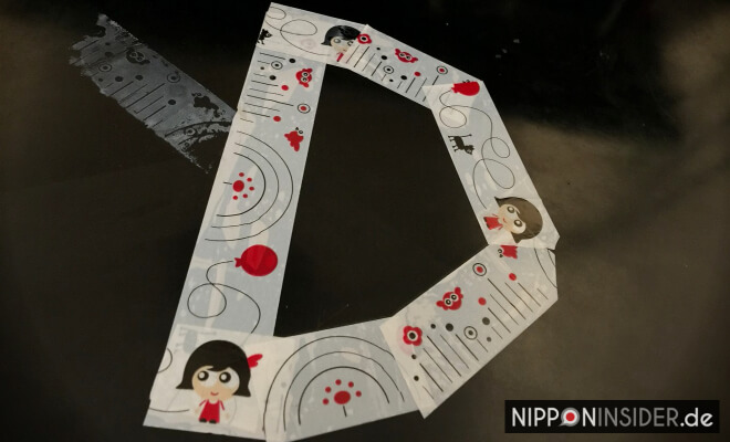 Ein D aus Tape als Tapeart | Nipponinsider